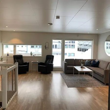 Vakantiehuis Tromso/kvaloya - Modern House Near Nature! *